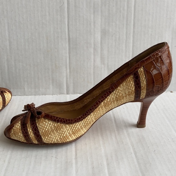 Stuart Weitzman Brown and Tan Heels - Picture 12 of 16